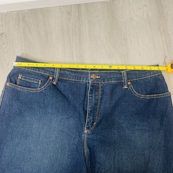 Gloria Vanderbilt All Around Slimming Effect Jean Amanda Shorts Blue- No Tag - Picture 6 of 8